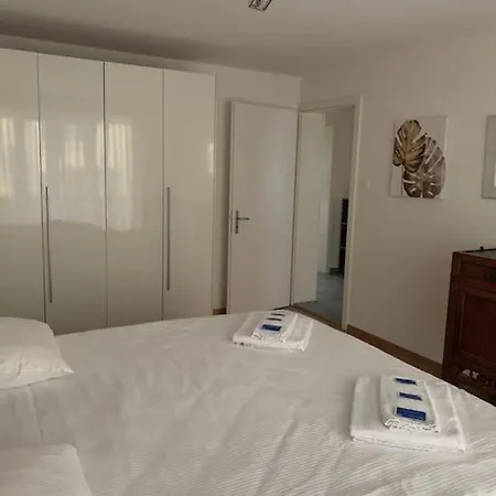 2 Bedroom Near And Centre - D5 * Zurych