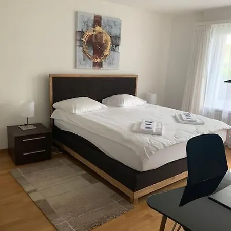 2 Bedroom Near And Centre - D5