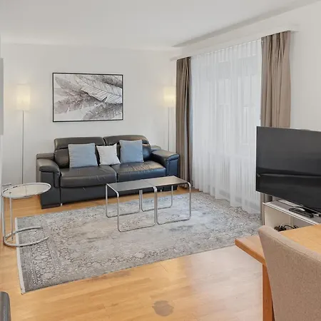 2 Bedroom Near And Centre - D5 Apartment *
