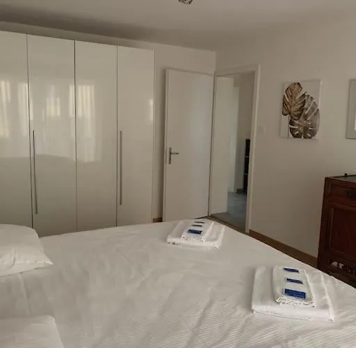 2 Bedroom Near And Centre - D5 * Цюрих